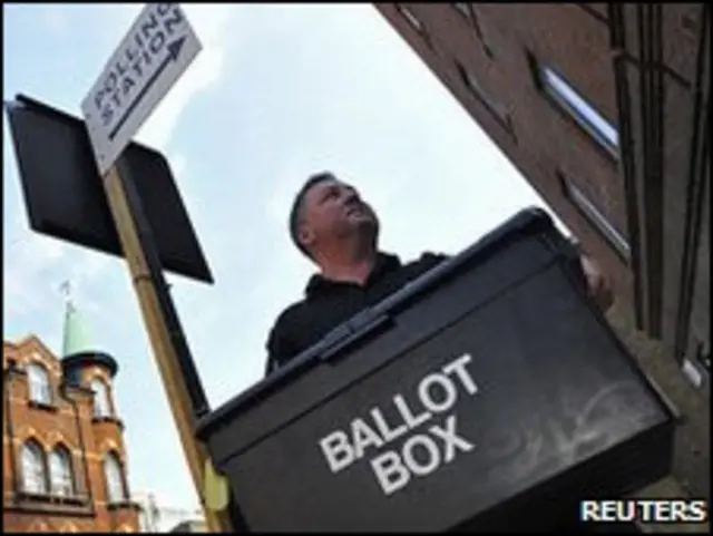 全民公决和地方选举在今天同时举行
