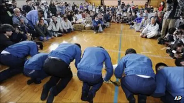 Lãnh đạo Tepco xin lỗi người dân Nhật