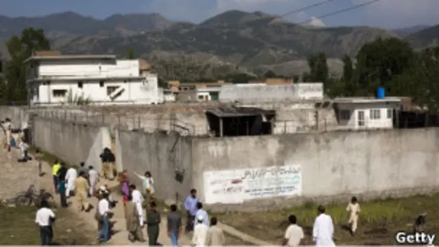 Rumah persembunyian Osama bin Laden ini sudah diawasi sejak lama oleh para informan CIA.