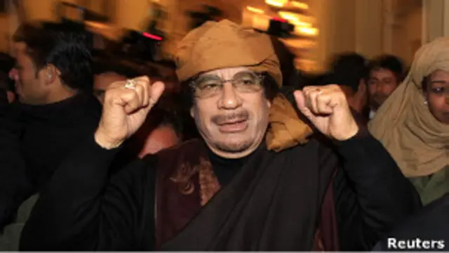 Gaddafi terlihat sehat saat tampil di televisi pemerintah, dan mengejek pasukan NATO.