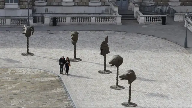 Lingkaran BInatang/Kepala Zodiak