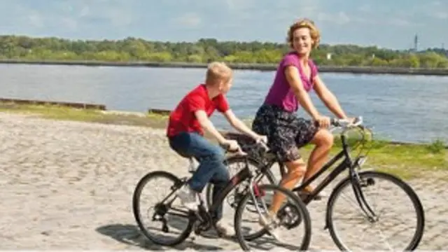 "Мальчик на велосипеде"