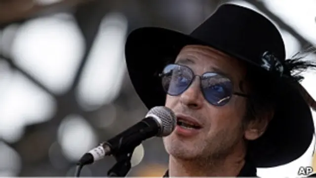 Gustavo Cerati, lidr de Soda Stereo