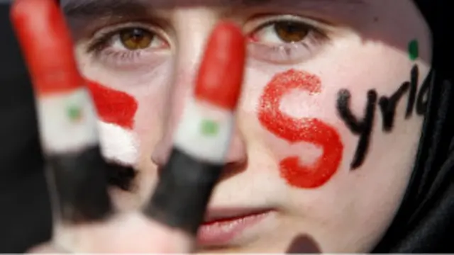 Massa antipemerintah menggelar unjuk rasa politik di banyak kota