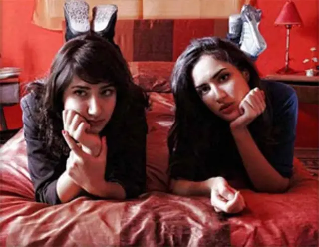 "شرایط" تلاش می کند مرزهای مختلفی را در حوزه مربوط به فیلم های ایران پشت سر بگذارد