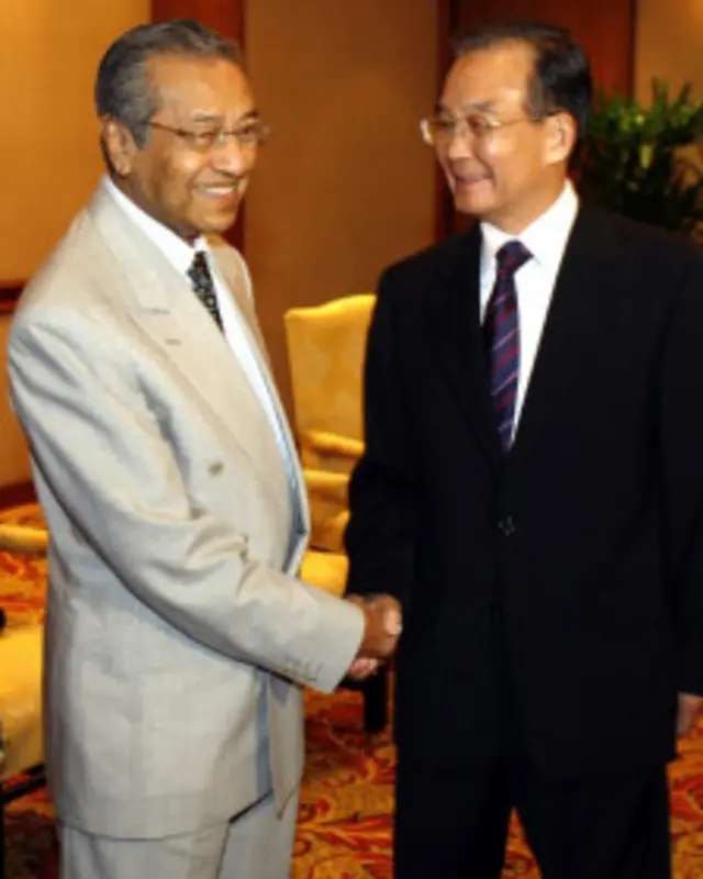 Mahathir ketika menerima kunjungan PM Cina, Wen Jiabao, pada 28 April 2011