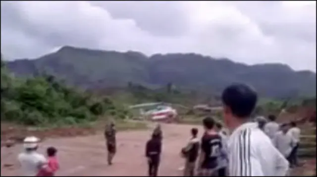 Trực thăng đáp xuống Mường Nhé đầu tháng 5/2011