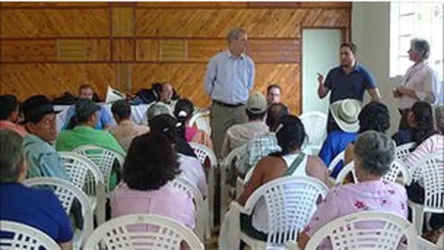 Reunión de familia colombiana con Alzheimer