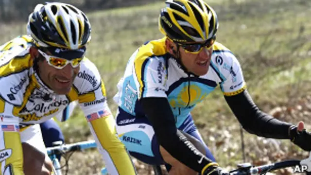 Велогонщики Армстронг и Хинкапи