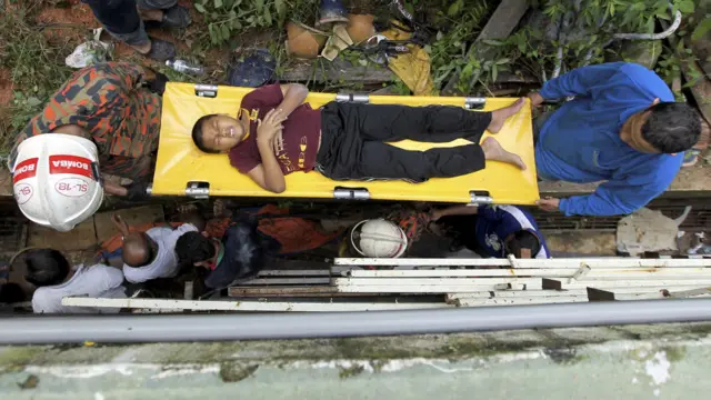 Korban hidup dilarikan ke rumah sakit