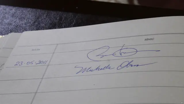 Tanda tangan Michelle Obama