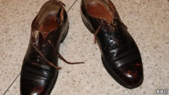 Zapatos utilizados por Antonio Imbert la noche que dio muerte a Rafael Leonidas Trujillo (Foto: Tim Mansel)