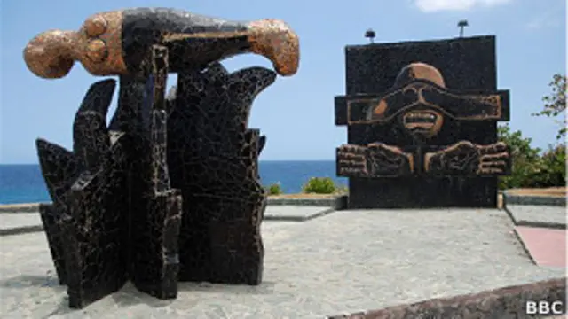 ...así como esta escultura.