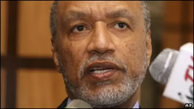 Presiden AFC Mohammad bin Hammam dituduh menerima uang suap.