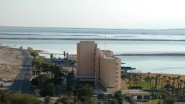 Отели на берегу Мертвого моря