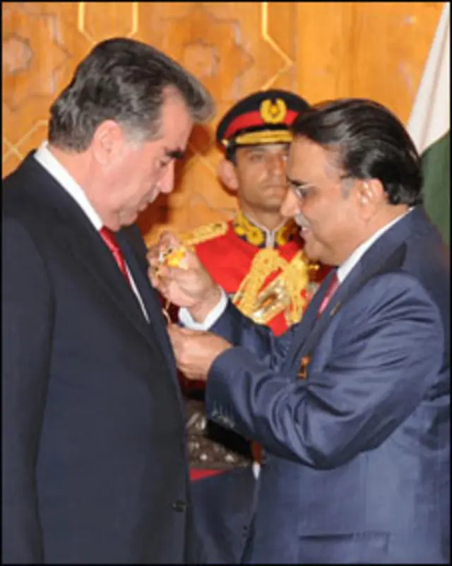 تاجکستان کے ڈکٹیٹر رحمان امام علی کو رواں برس نشانِ پاکستان دیا گیا ہے