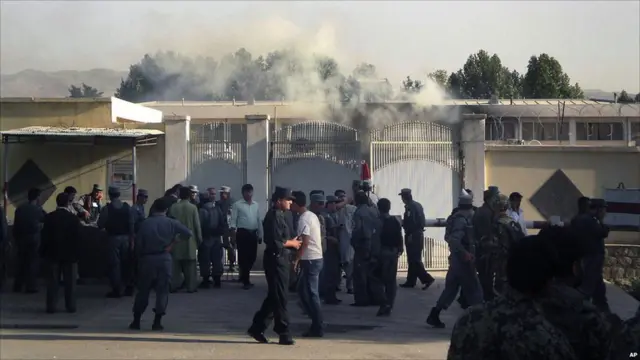 برید داسې مهال شوی، چې د والي په دفتر کې د جګپوړو افغان او ایساف قومندانانو غونډه روانه وه. او برید کوونکي د پولیسو یونیفورم اغوستی و. 