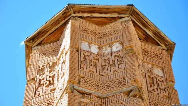 مناره های غزنی از معروفترین بناهای ساخته شده در دوره غزنوی ها در این شهر هستند.