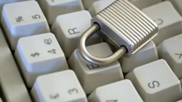 Посетитель в интернет-кафе