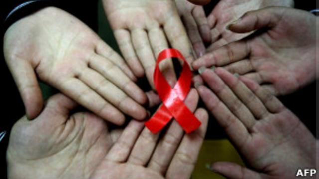 Sabes qué significa el lazo rojo como símbolo de apoyo al VIH? El lazo rojo  es un símbolo de la solidaridad y de la esperanza. Las…