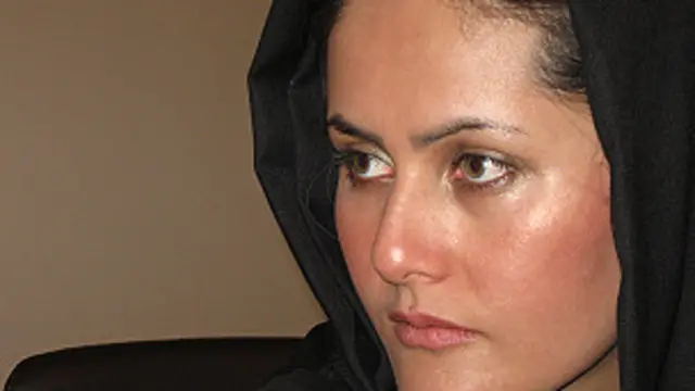 صحرا کریمی کارگردان فیلم " زنان افغان پشت فرمان "