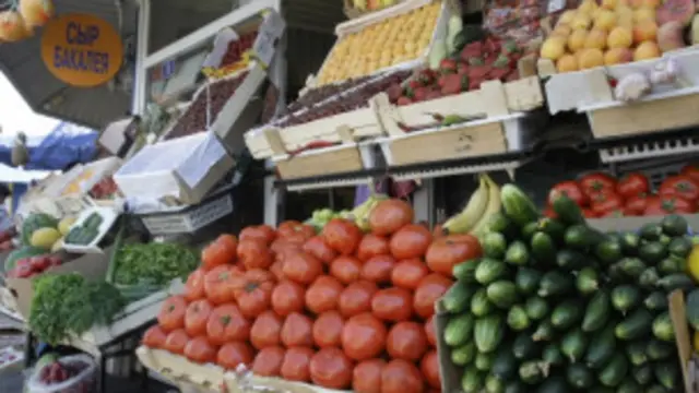 Россиядаги кўплаб савдо нуқталарининг муҳожирлар қўлига ўтаётгани рус миллатчиларини ғазаблантираётган омиллардан бири саналади