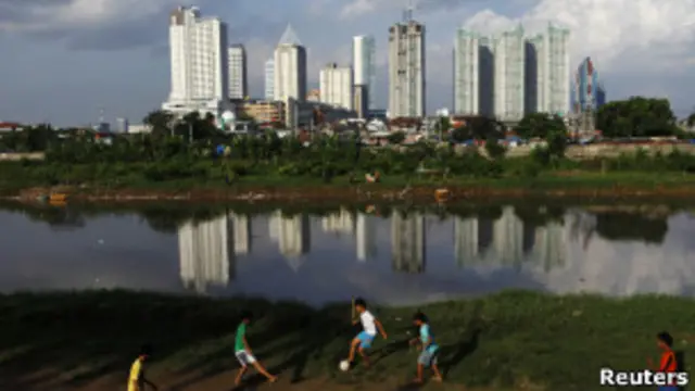 Jakarta untuk pertama kalinya menjadi tuan rumah Forum Ekonomi Dunia, Asia Timur. 