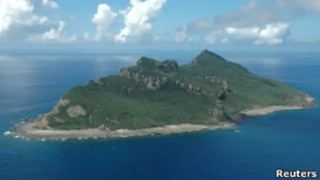 Trung Quốc và Nhật Bản tranh chấp chủ quyền đối với tám hòn đảo nhỏ và đảo đá ở Biển Hoa Đông