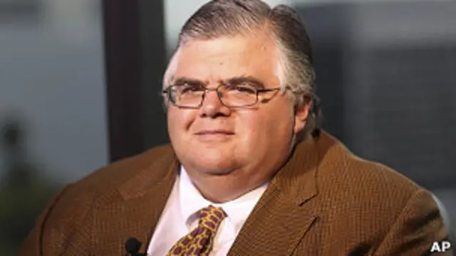 Saingan Lagarde Agustin Carstens adalah gubernur Bank Sentral Meksiko