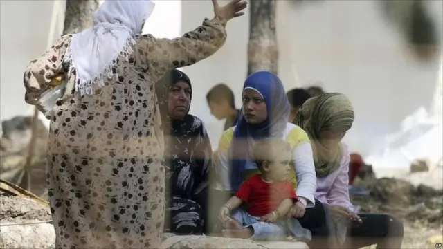 Para pejabat Turki mengatakan jumlah pengungsi Suriah yang masuk ke wilayahnya meningkat. Tetapi banyak dari mereka ketakutan menceritakan apa yang telah mereka alami. 