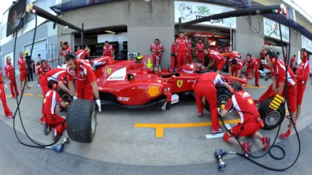 Tim Ferrari berlatih