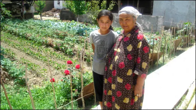 Yalangoch yosh ayollarning toliq metrajli pornosi