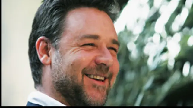 راسل کرو بعدا نوشت: "باورهای شخصی ام به کنار،... خیلی متاسفم."