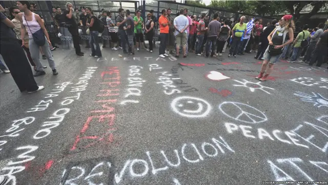 massa demonstran di Athena