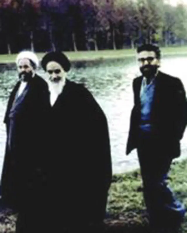 ابراهیم یزدی و آیت الله خمینی در فرانسه