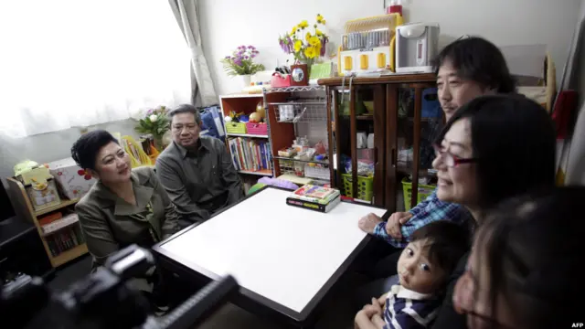 Presiden Susilo Bambang Yudhyono berkunjung ke tempat penampungan pengungsi