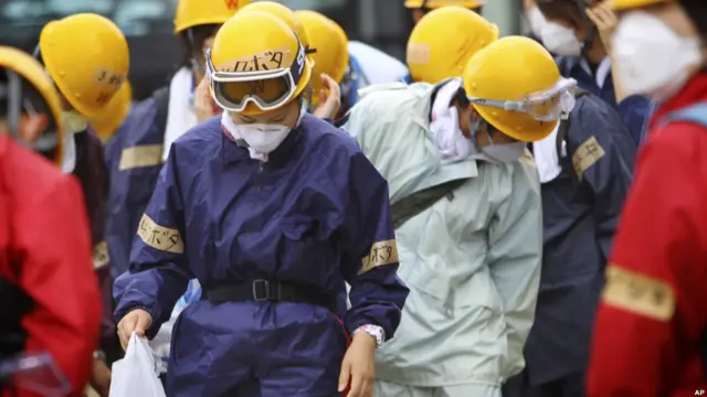 Para mahasiswa sukarelawan