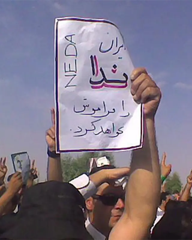 آرش حجازی پس از خروج از ایران با رد این اتهامات گفت که مظنون به قتل ندا توسط معترضان شناسایی شده است. 