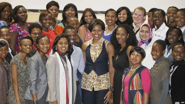 لقاء قرينة أوباما مع نساء في متحف مناهضة العنصرية