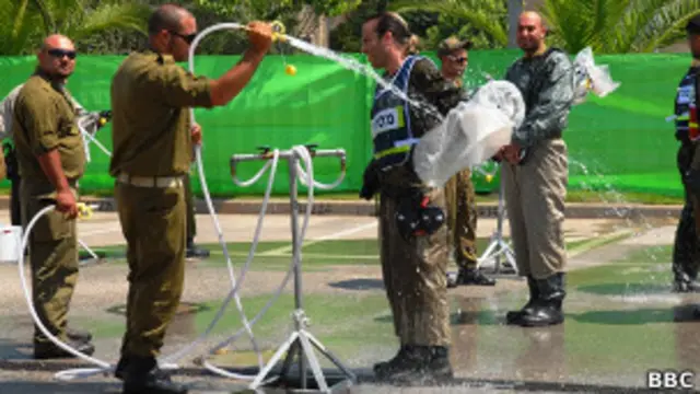 Отработка обеззараживания пациента, пораженного химическим оружием в Израиле