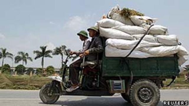 Carga de arroz no Vietnã/Reuters