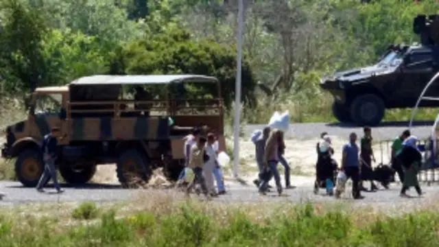 لاجئون سوريون