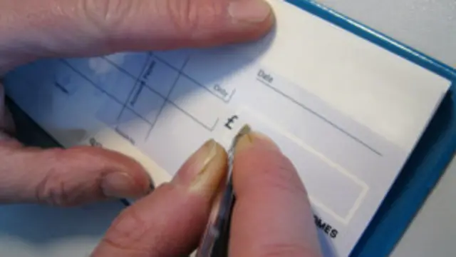 بینک کے شعبے سے منسلک افراد کا کہنا ہے کہ نوجوان صارفین چیک استمال نہیں کرتے