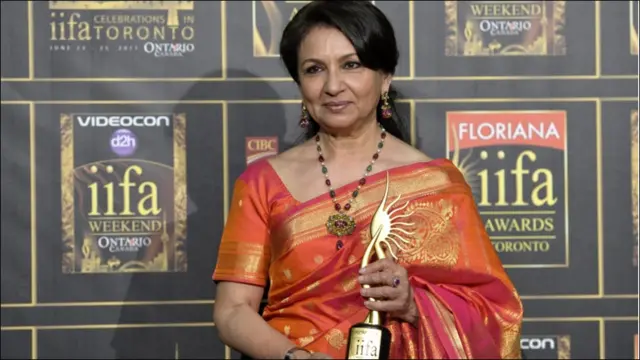 بھارت میں ماضی کی مقبول اداکارہ شرمیلا ٹیگور کو بھی آئیفا تقریب میں لائف ٹائم اچیومنٹ ایوارڈ سے نوازیا گیا۔