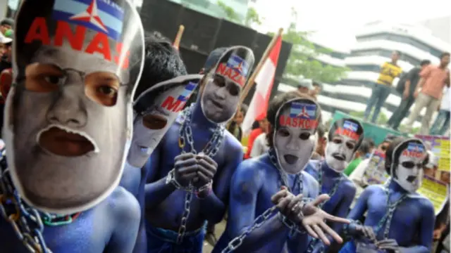 Hasil survei menunjukkan kepercayaan rakyat terhadap PD turun karena kasus korupsi.