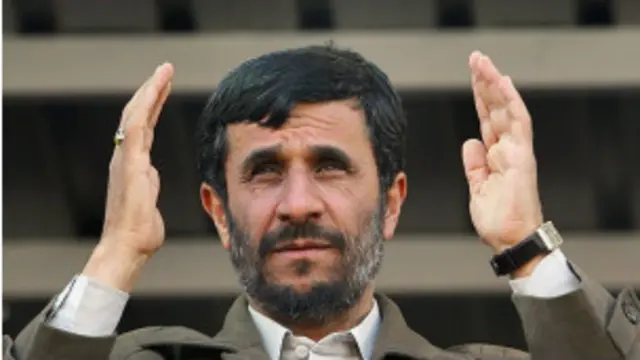 احمدی نژاد: شنیده شده است که در برخی دانشگاه ها، رشته ها و کلاس های تک جنسیتی بدون لحاظ تبعات اعمال می گردد. ضروری است فوری از این اقدامات سطحی و غیر عالمانه جلوگیری شود