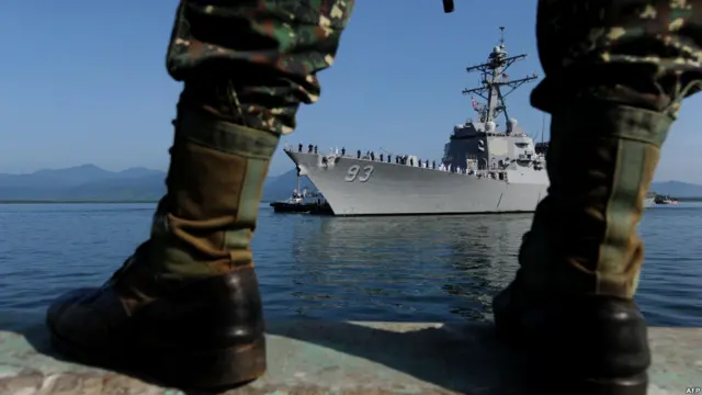Kapal perang AS mendekati Pulau Palawan, Filipina. (Foto:AFP)