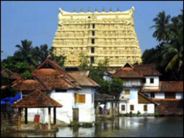 मंदिर से मिले ख़ज़ाने की क़ीमत एक लाख करोड़ रुपयों तक आंकी जा चुकी है.
