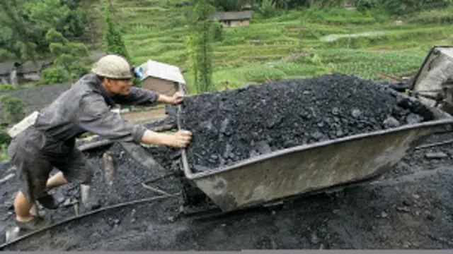 मुफ्त कोयला नीति अब चीनी सरकार के गले की हड्डी बन गई है
