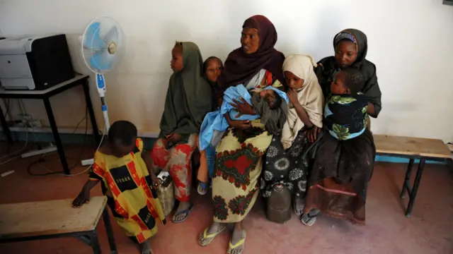 Keluarg pengungsi asal Somalia menunggu pendaftaran 